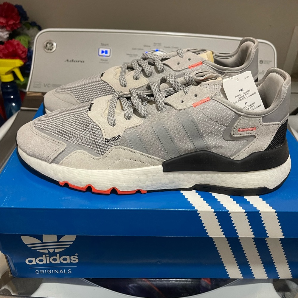 BNIB ADIDAS NITE JOGGER